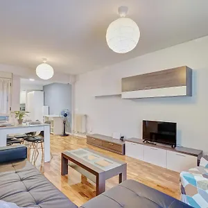 https://apartamento-jarauta-50.sansebastianhotels.net